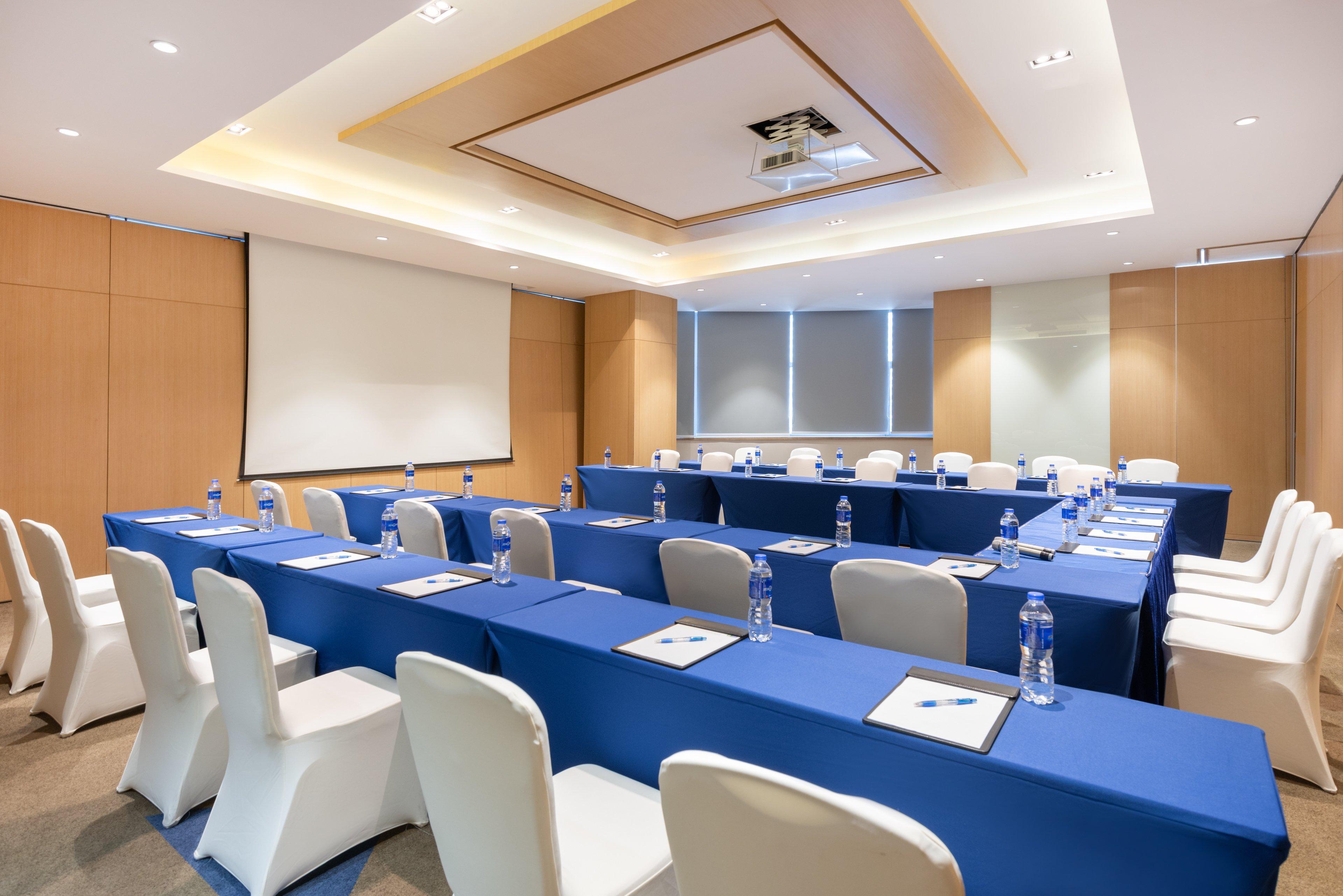 Hotel Express Zhenping By Ihg